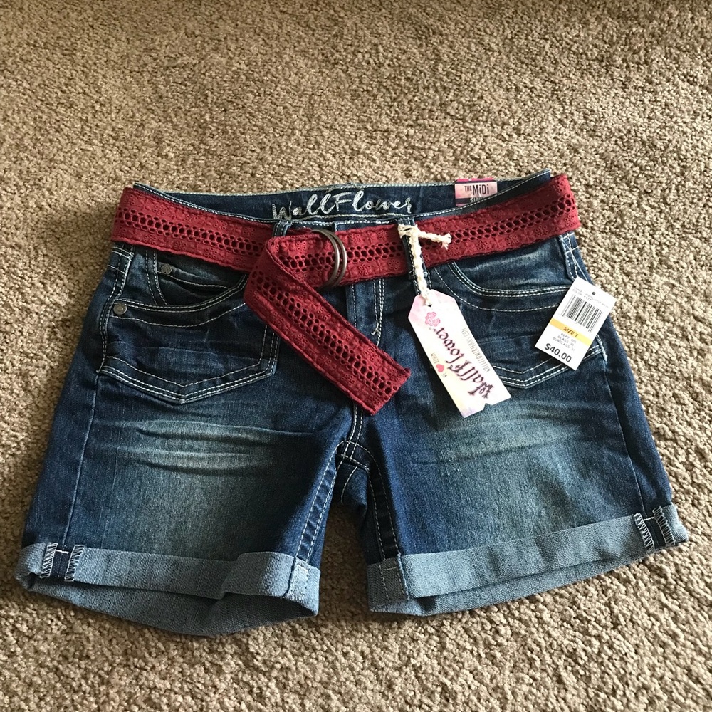 Juniors Denim Bermuda Shorts with belt - Size 7